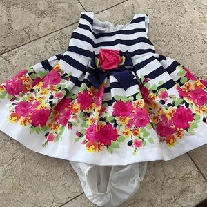 12m Never worn baby girl dress